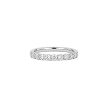 The Éternelle Diamond Band